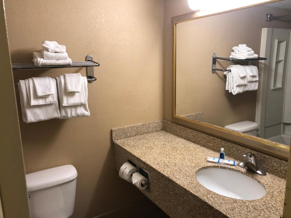 Rodeway Inn Joint Base Andrews Area Camp Springs Εξωτερικό φωτογραφία