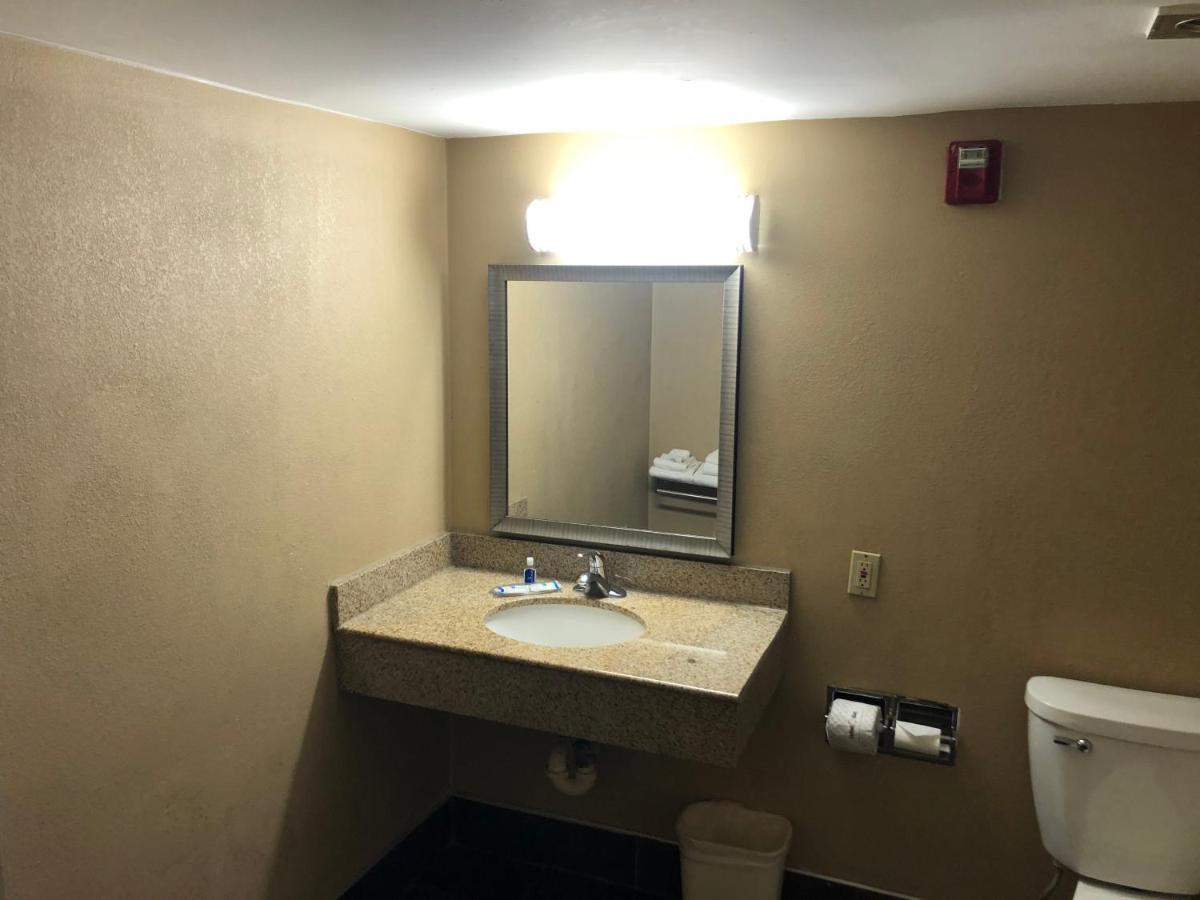 Rodeway Inn Joint Base Andrews Area Camp Springs Εξωτερικό φωτογραφία