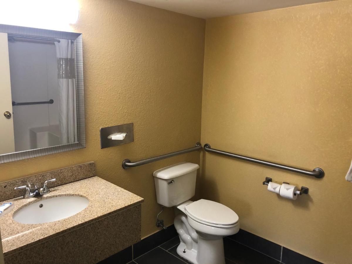 Rodeway Inn Joint Base Andrews Area Camp Springs Εξωτερικό φωτογραφία