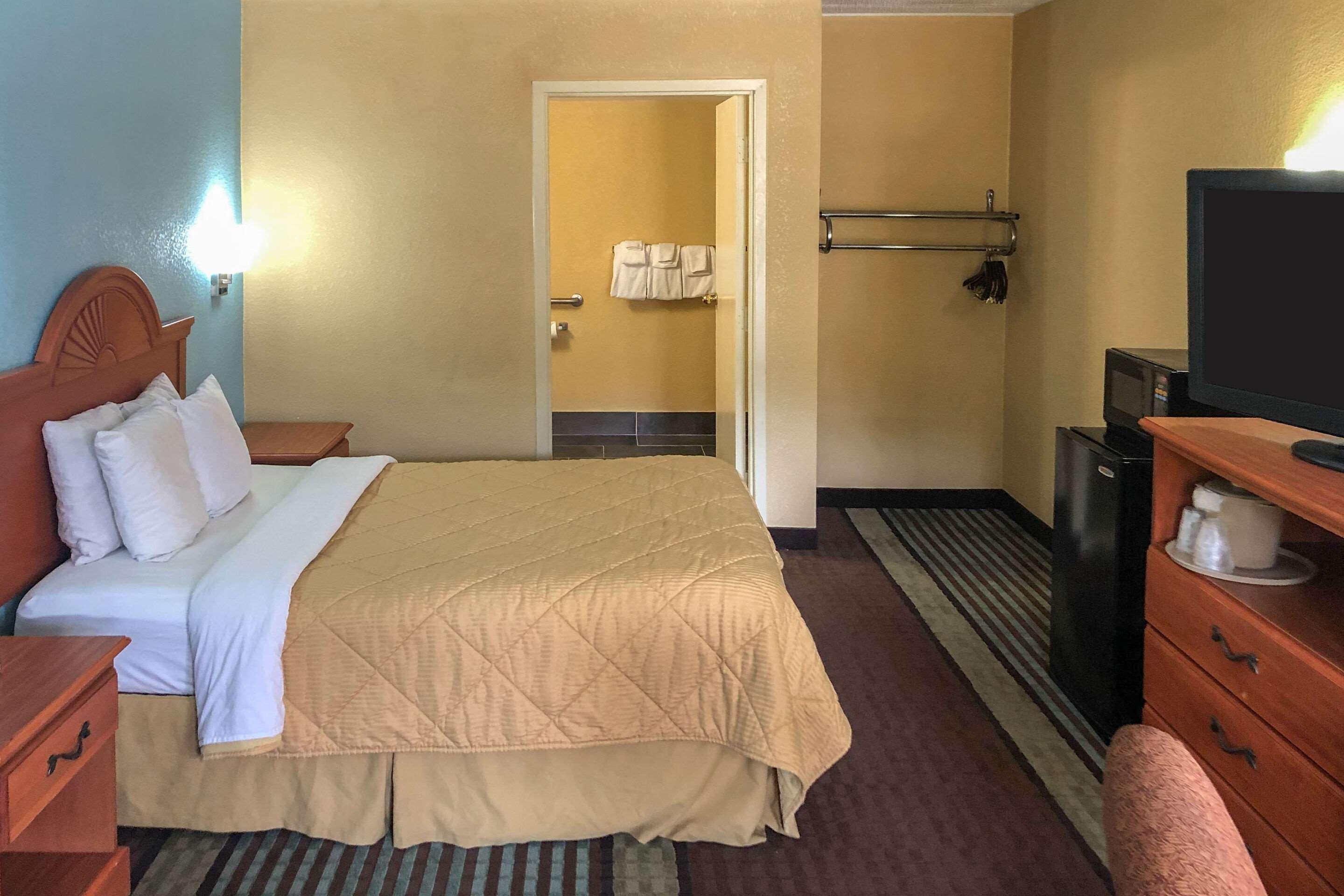 Rodeway Inn Joint Base Andrews Area Camp Springs Εξωτερικό φωτογραφία