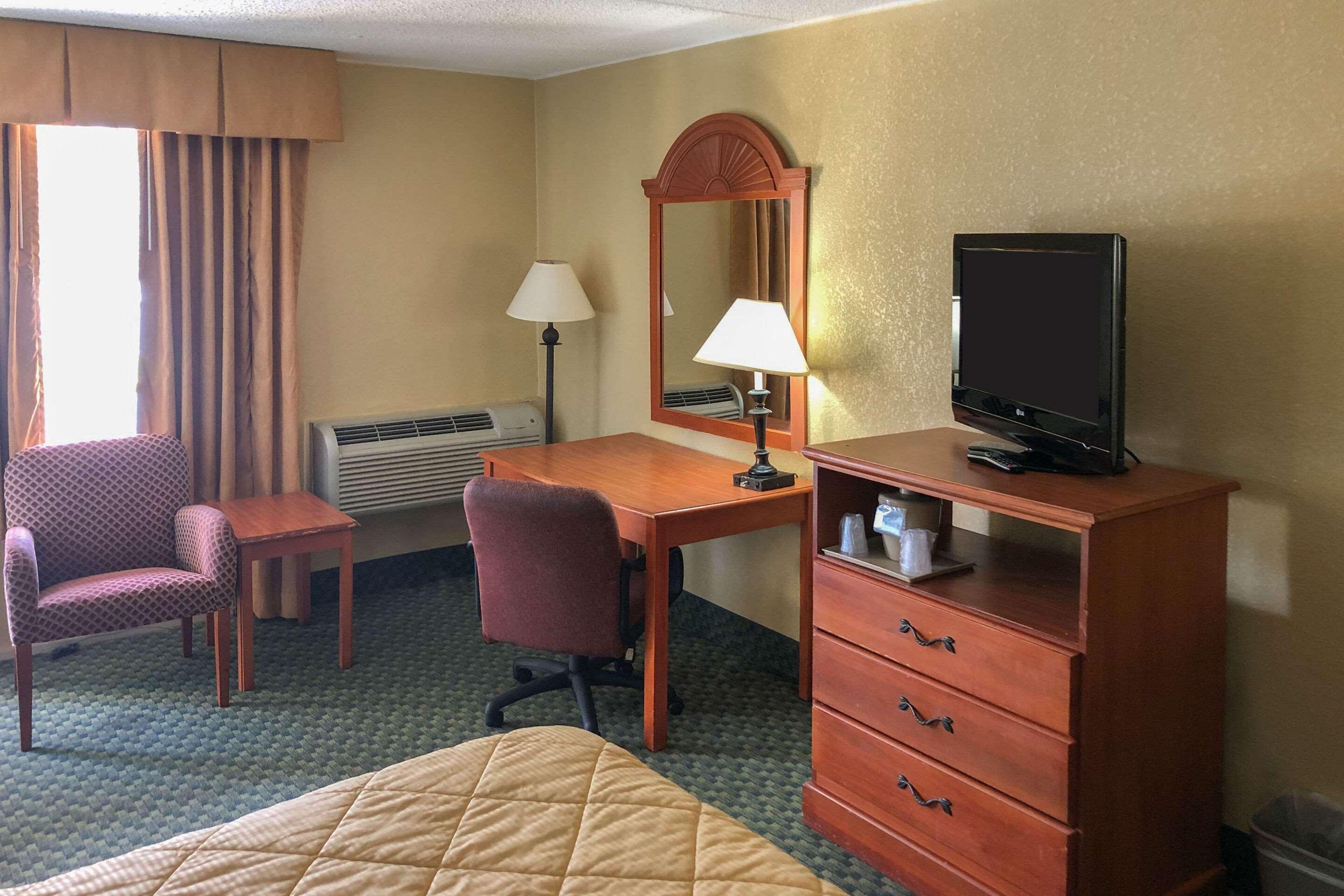 Rodeway Inn Joint Base Andrews Area Camp Springs Εξωτερικό φωτογραφία