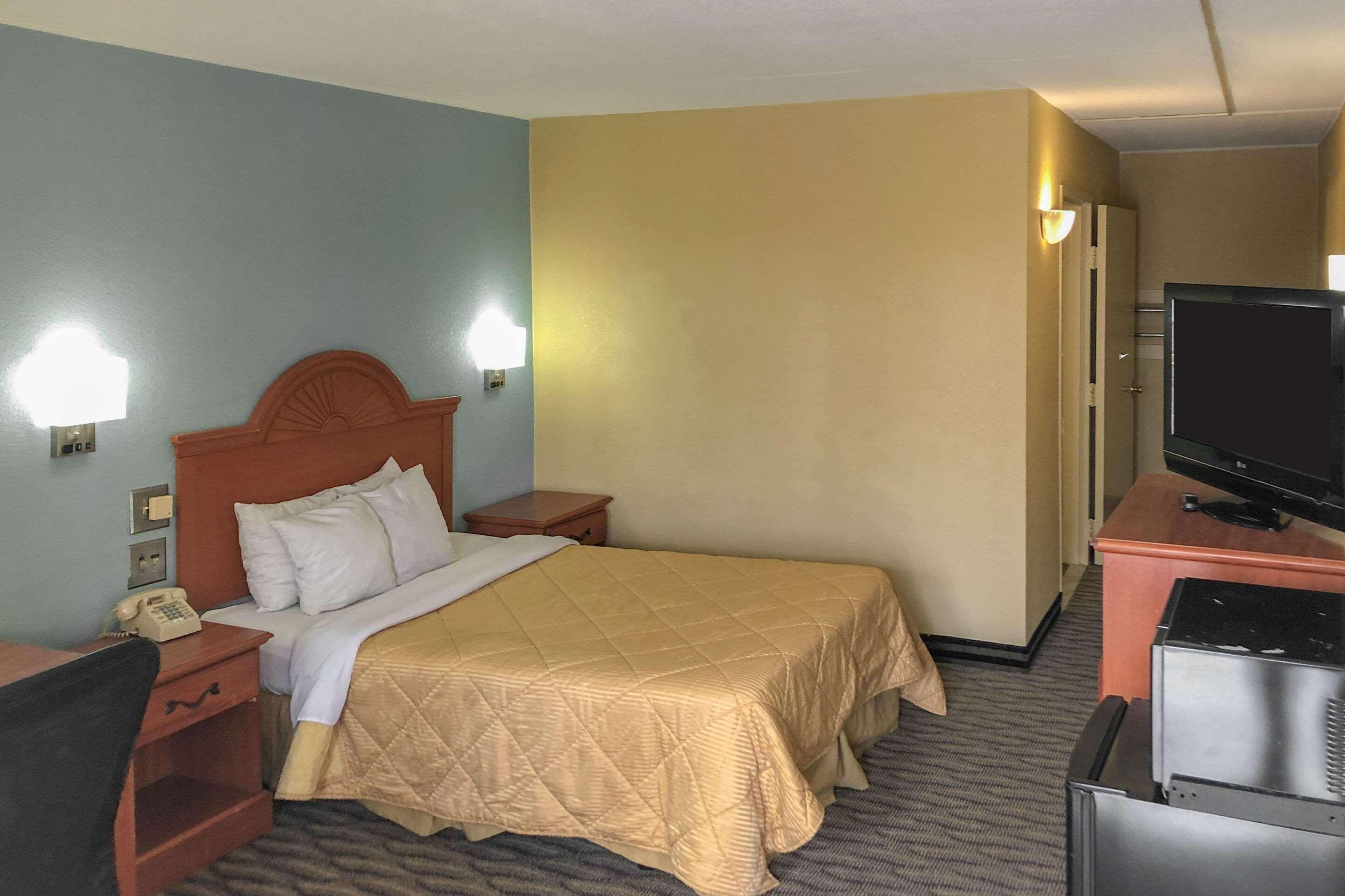 Rodeway Inn Joint Base Andrews Area Camp Springs Εξωτερικό φωτογραφία